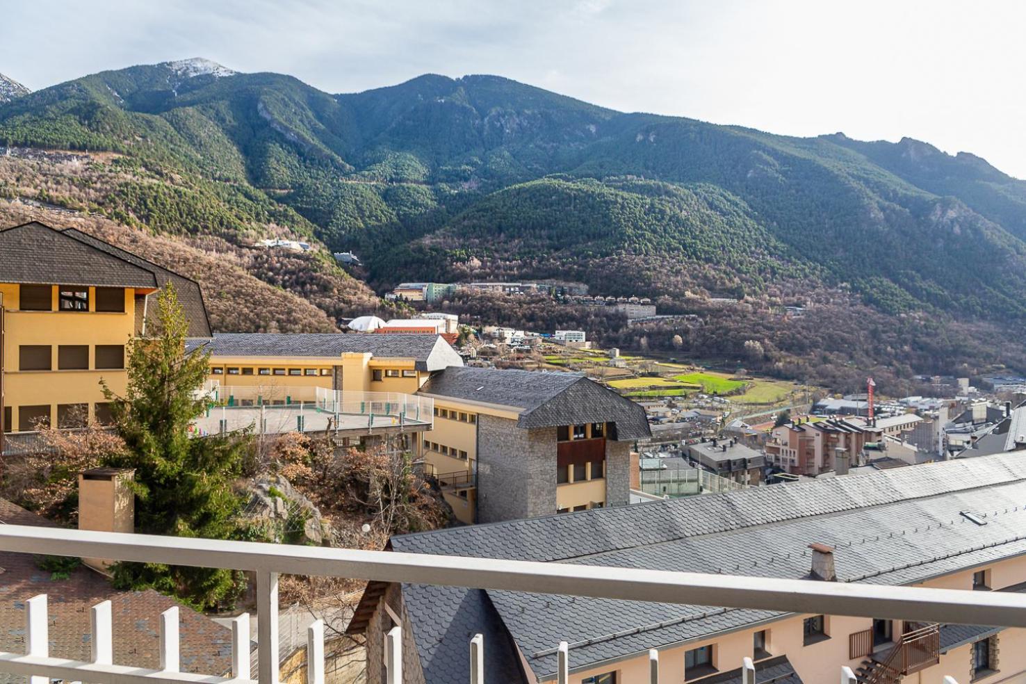 Andbnb I Apartamento Centrico Con Terraza Y Parking Gratuito Apartment Andorra la Vella Exterior photo